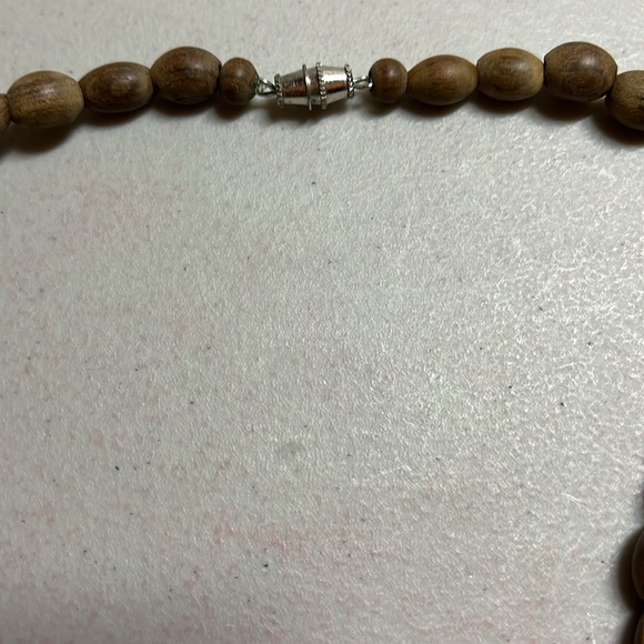 Handcrafted wood and stone bead necklace with carved pendant - Picture 3 of 5